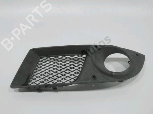 Używane Atrapa chłodnicy / Grill FIAT DOBLO Box Body/MPV (223_) 1.9 JTD (105 hp) 32311018