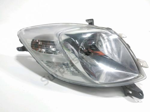 Used Left headlight TOYOTA YARIS (_P9_) 1.4 D-4D (NLP90_, NLP90R) (90 hp) 30828714