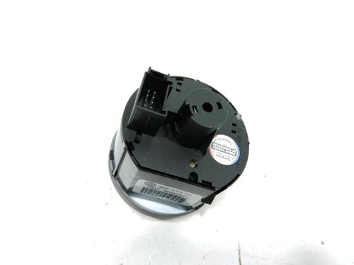 Headlight switch VW GOLF V (1K1) 1.9 TDI | BP37767566I24 - Image 2
