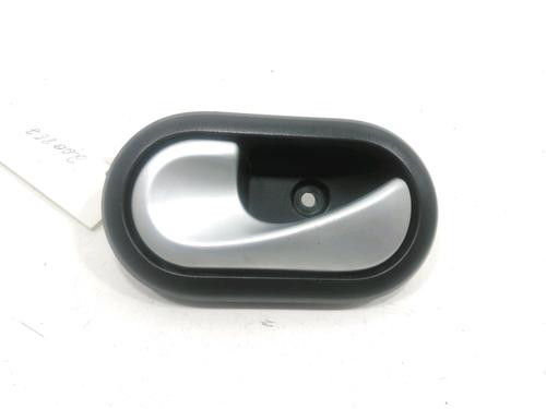 Used Rear left interior door handle DACIA SANDERO 1.4 MPI LPG (72 hp) 31000024