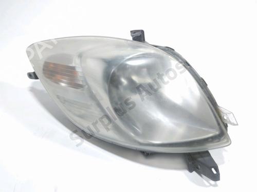 Używane Lampa przednia lewa TOYOTA YARIS (_P9_) 1.4 D-4D (NLP90_, NLP90R) (90 hp) 30869583