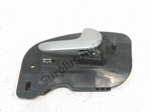 Used Front right interior door handle Front right interior door handle 39524892 39524892