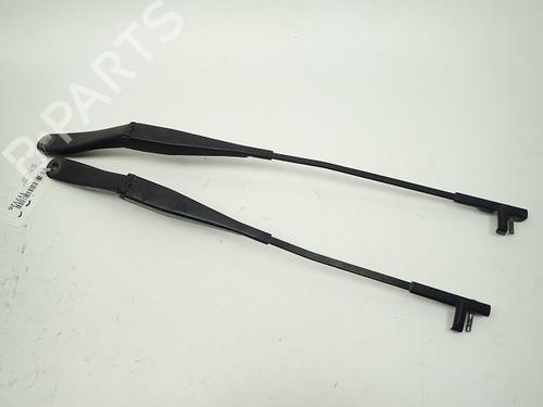 Used Front windshield wiper arm Front windshield wiper arm 37789741 37789741