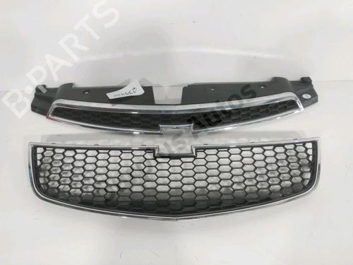 Grill CHEVROLET CRUZE (J300) 1.6 (124 hp) 31058419