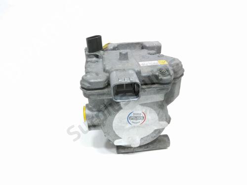 AC-Kompressor TOYOTA YARIS (_P13_) 1.5 Hybrid (NHP130_, NHP130) (101 hp) 30918738