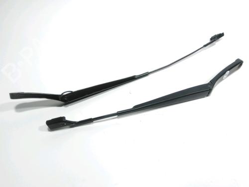 Used Front windshield wiper arm SKODA YETI (5L) 2.0 TDI 4x4 (140 hp) 28271867
