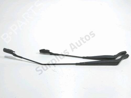Used Front windshield wiper arm RENAULT TWINGO II (CN0_) 1.2 16V (CN0K, CN0V, CN0A) (76 hp) 31846244