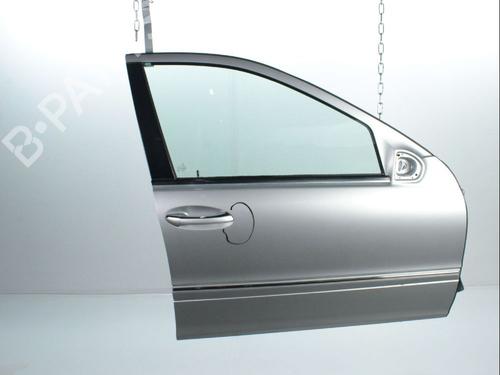 Used Right front door MERCEDES-BENZ C-CLASS (W203) C 200 CDI (203.007) (122 hp) 28243680