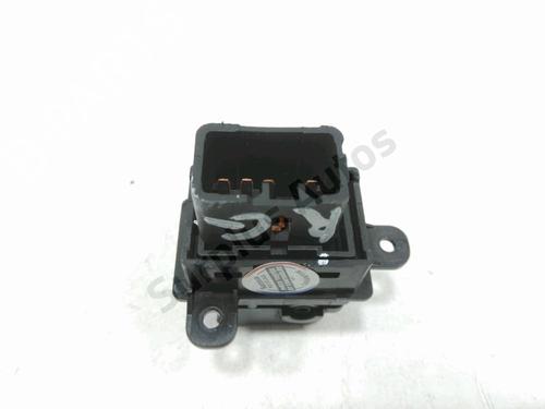 Left rear window switch KIA SOUL I (AM) 1.6 CRDi 128 | BP37781128I29 - Image 2