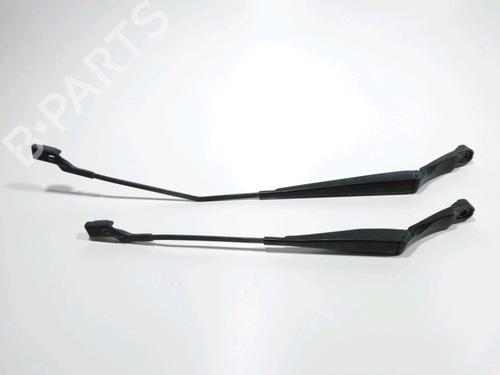 Used Front windshield wiper arm NISSAN PULSAR Hatchback (C13) 1.6 DIG-T (190 hp) 28271771