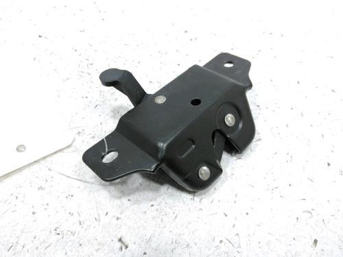 Used Tailgate lock PEUGEOT 106 I (1A, 1C) 1.1 (60 hp) 31001653