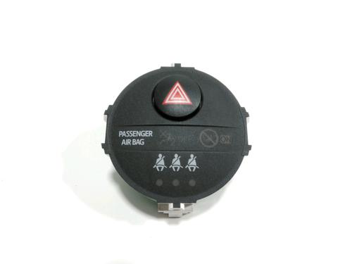 Used Warning switch TOYOTA YARIS (_P13_) 1.5 Hybrid (NHP130_, NHP130) (101 hp) 28229243