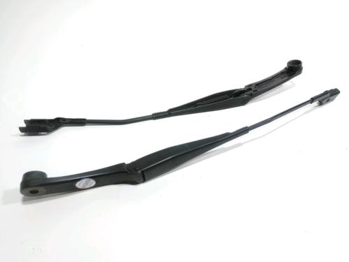front-windshield-wiper-arm-jeep-renegade-suv-bu-b1-bv-2014-28271975 main image