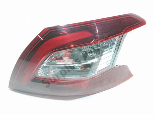 Used Right taillight Right taillight 32976236 32976236