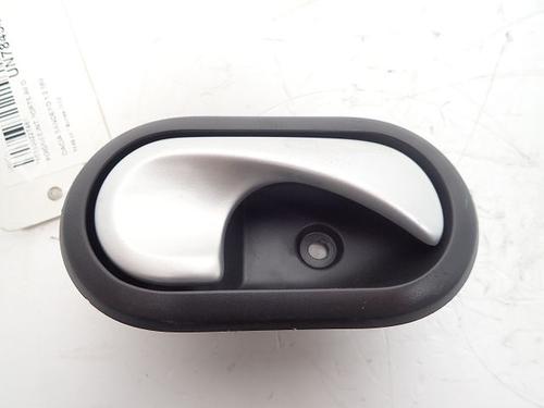 Højre fortil invendig håndtag DACIA SANDERO 1.2 16V (75 hp) 30995988