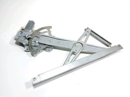 Used Front left window mechanism TOYOTA YARIS (_P1_) 1.4 D-4D (NLP10_, NLP10R) (75 hp) 28240890