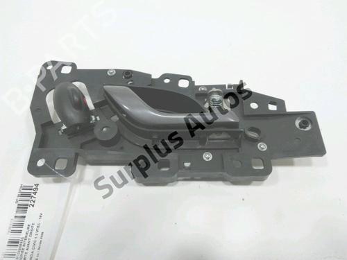 Used Front right interior door handle Front right interior door handle 30996232 30996232