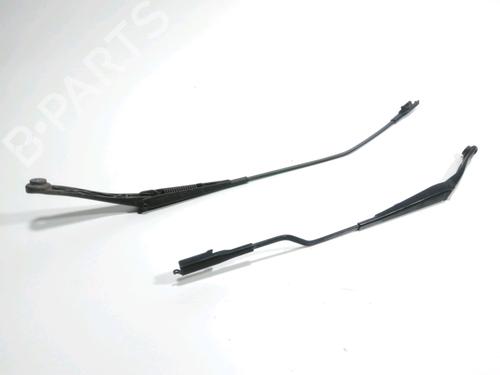 Used Front windshield wiper arm FIAT PUNTO (199_) 1.2 (199AXZ1A, 199BXZ1A) (69 hp) 28271778