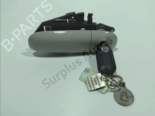 Used Front left exterior door handle Front left exterior door handle FIAT PANDA (312_, 319_) 1.2 (312PXA1A) (69 hp) 33034488 33034488