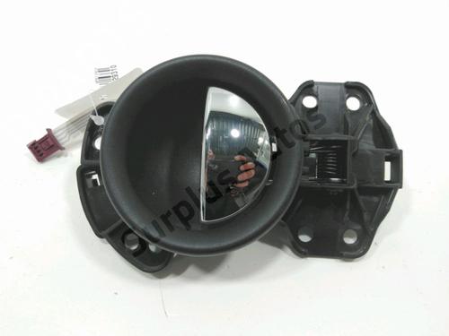 Used Rear right interior door handle Rear right interior door handle 37779800 37779800