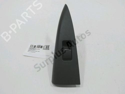Used Right rear window switch NISSAN NOTE (E11, NE11) 1.5 dCi (90 hp) 30999399