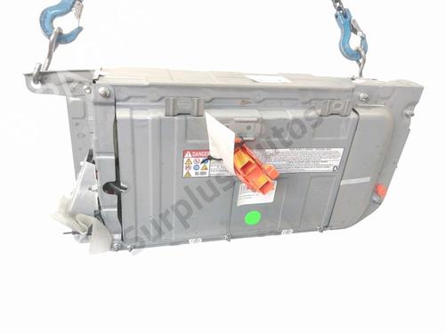 Used Battery TOYOTA YARIS (_P13_) 1.5 Hybrid (NHP130_, NHP130) (101 hp) 30269428