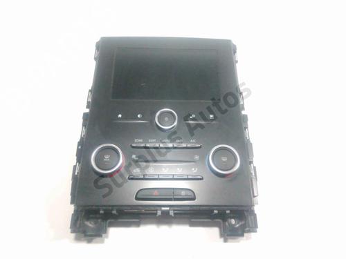 display-monitor-renault-megane-iv-hatchback-b9amn_-2015-33534359 main image