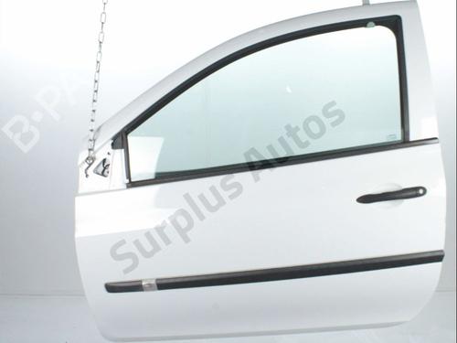 Used Left front door RENAULT CLIO III (BR0/1, CR0/1) 1.5 dCi (75 hp) 31578844