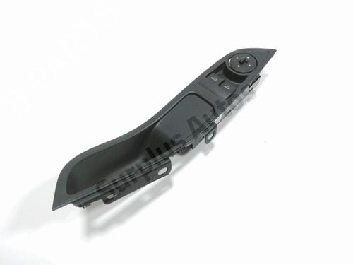 Used Left front window switch FORD FOCUS III 1.0 EcoBoost (125 hp) 28714847