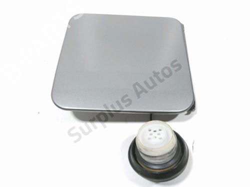 fuel-flap-nissan-pulsar-hatchback-c13-2014-39161884 main image