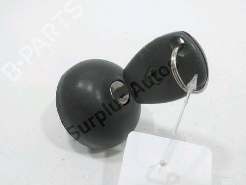 Used Fuel cap RENAULT TWINGO II (CN0_) 1.5 dCi 75 (75 hp) 30983840