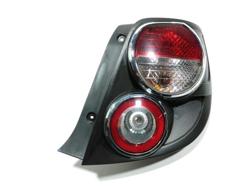 Used Right taillight CHEVROLET AVEO Hatchback (T300) 1.3 D (95 hp) 28268765