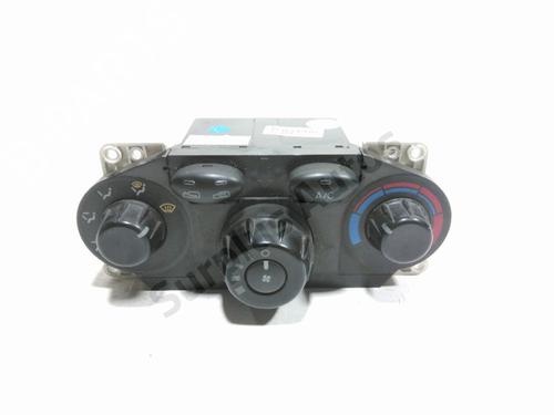 Used Climate control Climate control HYUNDAI SANTA FÉ I (SM) 2.0 CRDi 4x4 (113 hp) 34616416 34616416