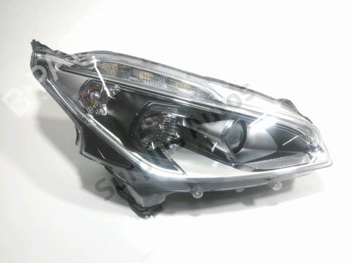 Phare droit PEUGEOT 208 I (CA_, CC_) 1.2 THP 110 (110 hp) 32311340