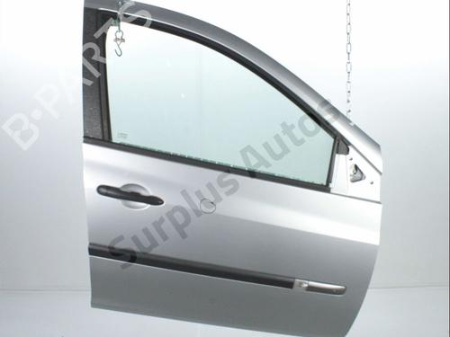 Used Right front door RENAULT CLIO III (BR0/1, CR0/1) 1.5 dCi (75 hp) 31261878