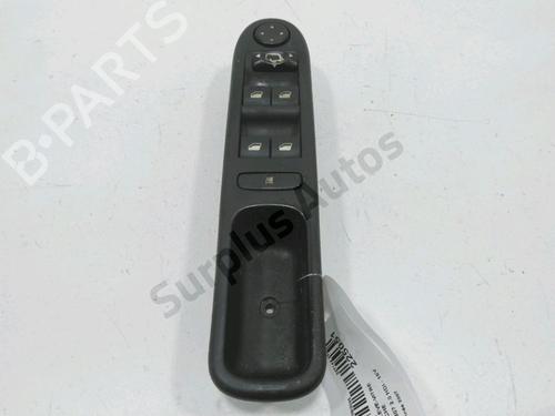 Used Left front window switch PEUGEOT 307 Break (3E) 2.0 HDi 135 (136 hp) 30999125