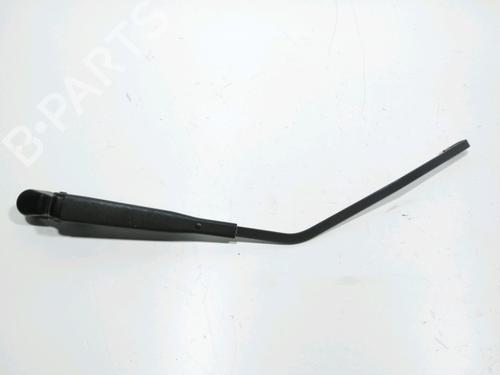 Used Rear windshield wiper arm OPEL AGILA (A) (H00) 1.2 16V (F68) (75 hp) 28271251