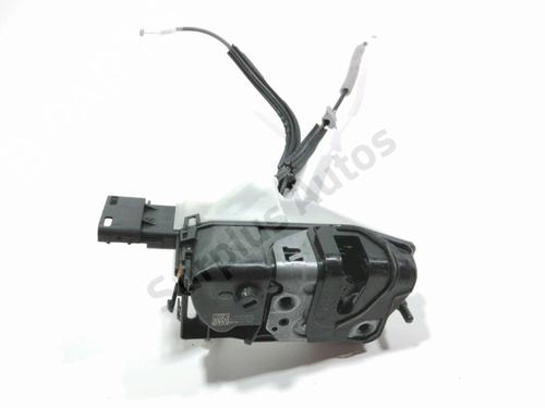 front-right-lock-ds-ds-3-ds-3-crossback-ur_-uc_-uj_-2018-28247435 main image