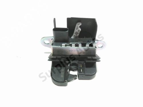 Used Tailgate lock SEAT IBIZA V (KJ1, KJG) 1.0 TSI (95 hp) 31180865