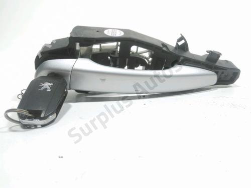 front-left-exterior-door-handle-peugeot-508-i-8d_-2010-2011-2012-2013-2014-2015-2016-2017-2018-28242405 main image