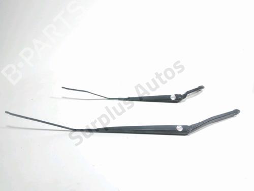 front-windshield-wiper-arm-renault-clio-iv-bh_-2012-2013-2014-2015-2016-2017-2018-2019-2020-2021-31664417 main image