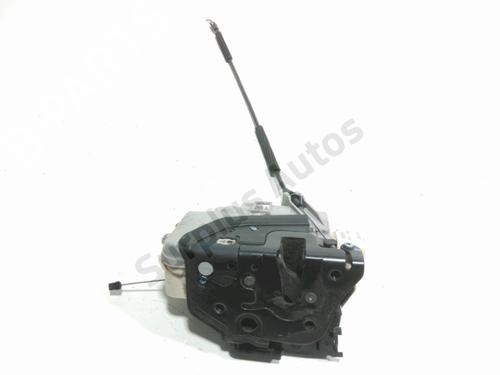 front-left-lock-seat-leon-1p1-2005-2006-2007-2008-2009-2010-2011-2012-2013-34178247 main image