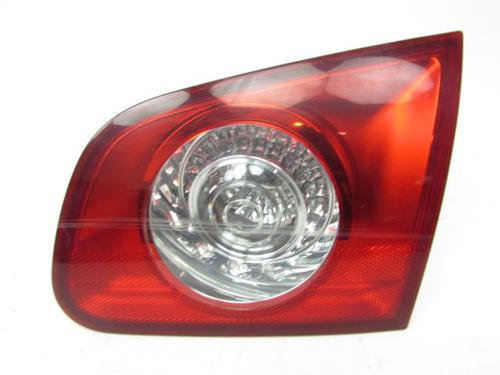 Używane Lampa tylna klapy bagażnika prawa Lampa tylna klapy bagażnika prawa 37787481 37787481