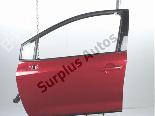 left-front-door-toyota-corolla-hatchback-_e21_-_ea1_-_eh1_-2018-40059958 main image