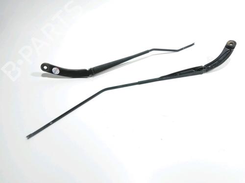 Front windshield wiper arm RENAULT CAPTUR I (J5_, H5_) 1.5 dCi 90 (J5N4, J5M5, J5MW, J5M6, J5AL, J5AJ) | BP28271889C143 