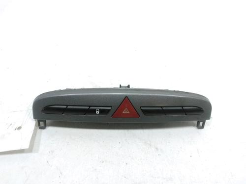 Used Warning switch PEUGEOT 308 I (4A_, 4C_) 1.6 HDi (90 hp) 31180681