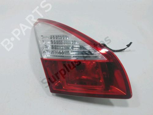 left-tailgate-light-renault-megane-iii-hatchback-bz01_-b3_-2008-37628323 main image