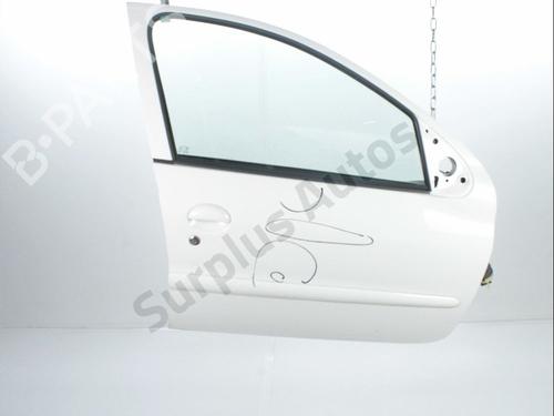 Used Right front door PEUGEOT 206+ (2L_, 2M_) 1.4 HDi eco 70 (68 hp) 28243920