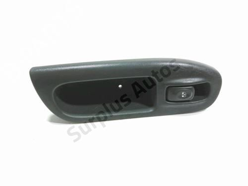 Comutador vidro frente direito RENAULT SCÉNIC I MPV (JA0/1_, FA0_) 1.9 dCi (JA05, JA1F) (102 hp) 28238750