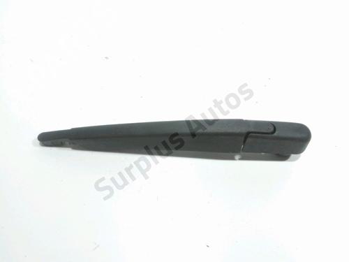 Used Rear windshield wiper arm RENAULT CAPTUR I (J5_, H5_) 1.5 dCi 90 (J5N4, J5M5, J5MW, J5M6, J5AL, J5AJ) (90 hp) 30828741